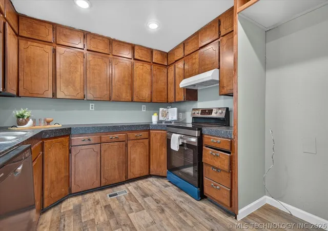 Homes for sale in Bartlesville, OK | 1860 S Armstrong Ave, Bartlesville, OK 74003 | MLS# 2620383