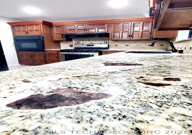 Photo 4 of Single family home for sale at 9131 E 17th Street, Tulsa, OK 74112 | MLS# 2623000 | Listing updated on 2026-06-25