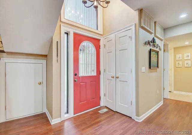 Listing Photo 4 - Condo for sale in building located at 6004 S Atlanta Ct, Tulsa, OK 74105 - Unit #1