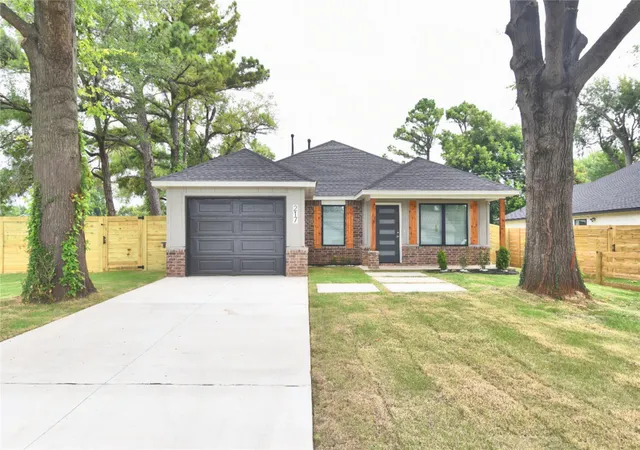 1st image of 217 W 40th Pl, Sand Springs, OK 74063 | MLS# 2623335