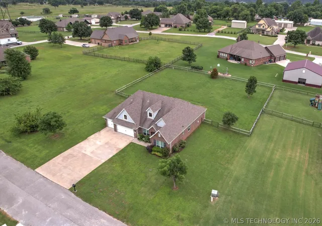 Photo 2 of Sale Pending at 26292 E 102nd Street S, Broken Arrow, OK 74014 | MLS# 2622203 | Listing updated on 2026-08-20