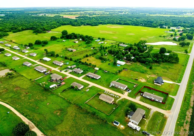 3rd image of 35 Cale Ln, Calera, OK 74730 | MLS# 2623334