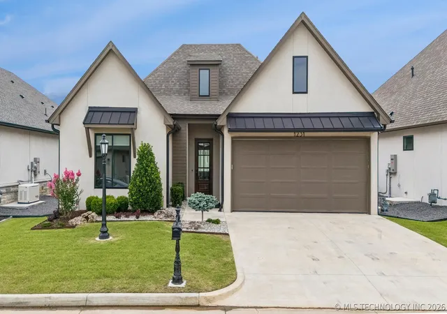 Photo 2 of Single family home for sale at 1231 N 71st Place, Broken Arrow, OK 74014 | MLS# 2622653 | Listing updated on 2026-08-20