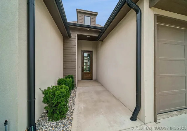 Photo 3 of Single family home for sale at 1231 N 71st Place, Broken Arrow, OK 74014 | MLS# 2622653 | Listing updated on 2026-08-20