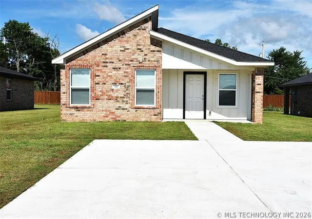 1st image of 721 Elm St, Seminole, OK 74868 | MLS# 2623356