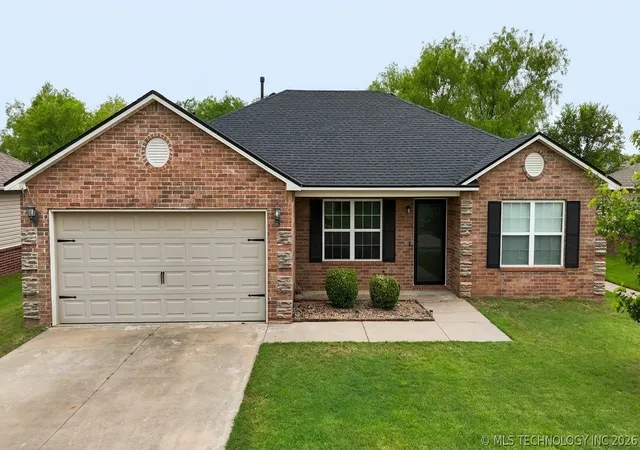 Homes for sale in Claremore, OK | 23052 S Jewell Dr, Claremore, OK 74019 | MLS# 2622921