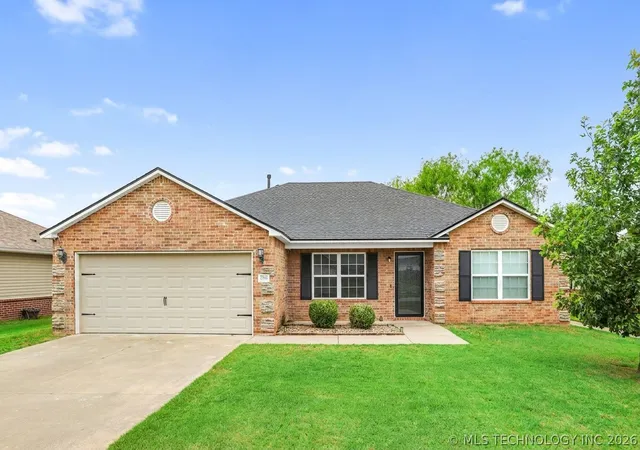 Homes for sale in Claremore, OK | 23052 S Jewell Dr, Claremore, OK 74019 | MLS# 2622921