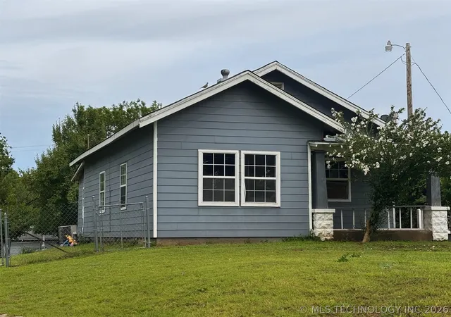 2nd image of 801 S 11th St, Ponca City, OK 74601 | MLS# 2623342