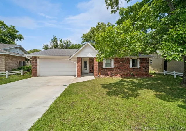 Homes for sale in Broken Arrow, OK | 1605 S Pine Ave, Broken Arrow, OK 74012 | MLS# 2623190