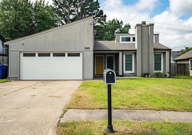 Photo 1 of Single family home for sale at 3009 W College St, Broken Arrow, OK 74012 | MLS# 2622968 | Listing updated on 2026-06-26
