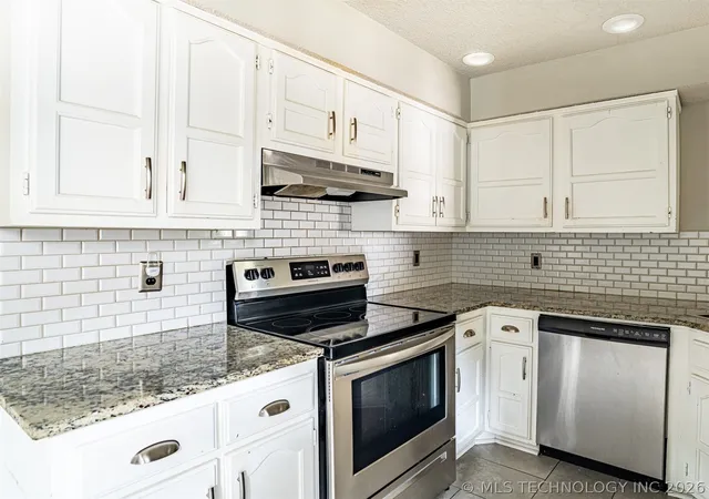 Photo 3 of Single family home for sale at 3009 W College St, Broken Arrow, OK 74012 | MLS# 2622968 | Listing updated on 2026-06-26