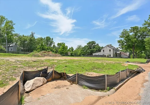 Photo 3 of Sale Pending at 1222 E 30th Street, Tulsa, OK 74114 | MLS# 2618297 | Listing updated on 2026-08-25