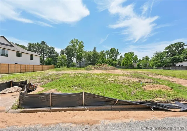 Photo 3 of Sale Pending at 1222 E 30th Street, Tulsa, OK 74114 | MLS# 2618297 | Listing updated on 2026-08-25