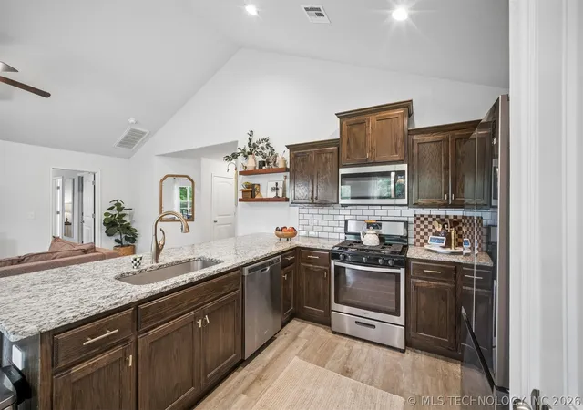 Homes for sale in Broken Arrow, OK | 31699 E 64Th St S, Broken Arrow, OK 74014 | MLS# 2623259