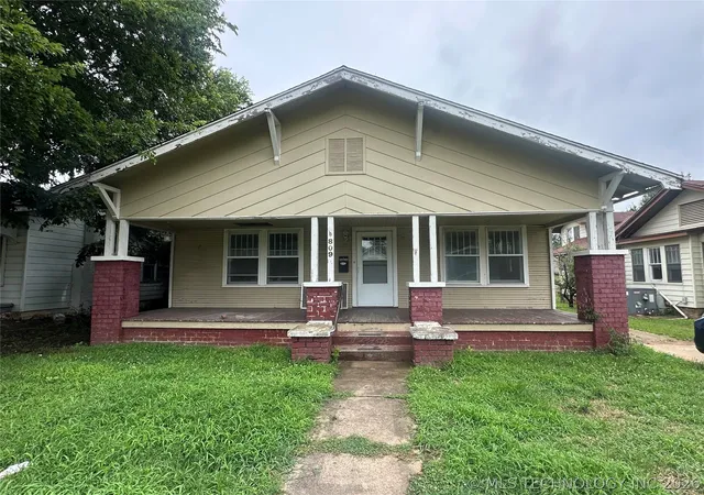 Homes for sale in Henryetta, OK | 809 W Moore St, Henryetta, OK 74437 | MLS# 2623298