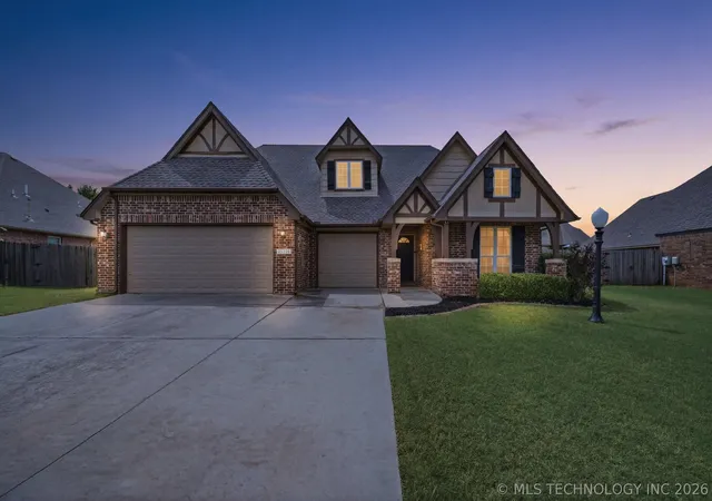 Photo 1 of Single family home for sale at 10104 N 142nd Avenue E, Owasso, OK 74055 | MLS# 2623383 | Listing updated on 2026-08-20