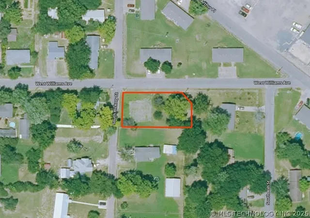Homes for sale in Sallisaw, OK | 714 W Williams Ave, Sallisaw, OK 74955 | MLS# 2623422