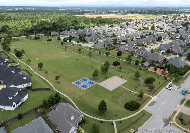 52nd image of 424 W 127th St S, Jenks, OK 74037 | MLS# 2623231
