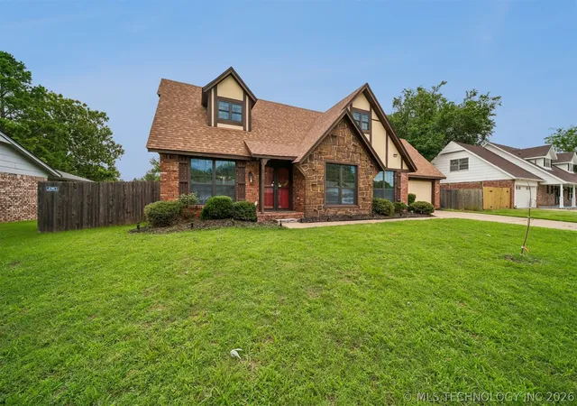Homes for sale in Jenks, OK | 1011 N Forest Pl, Jenks, OK 74037 | MLS# 2623445