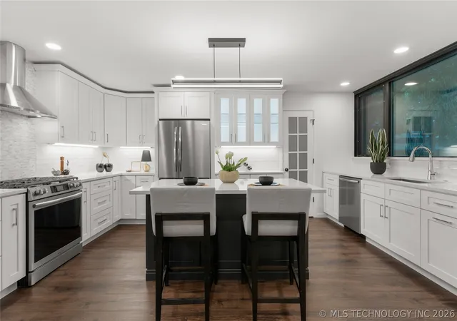 2nd image of 611 W 15th St, Tulsa, OK 74127