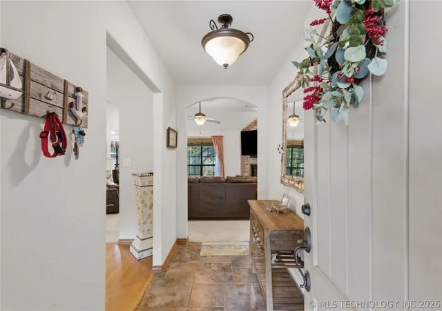 4th image of 61 Hummingbird Ln, Eufaula, OK 74432 | MLS# 2620443