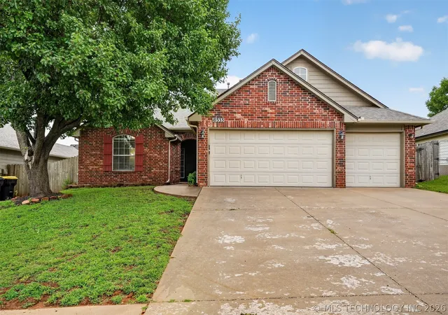 Photo 1 of Sale Pending at 10333 E 113th Street S, Bixby, OK 74008 | MLS# 2623452 | Listing updated on 2026-08-28