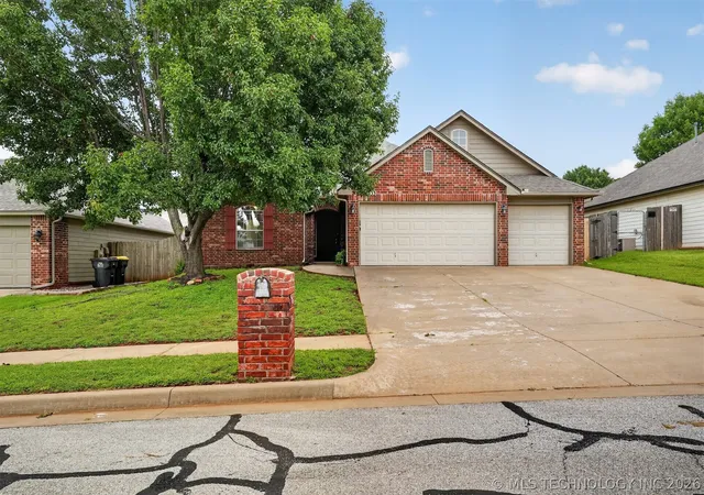 Photo 2 of Sale Pending at 10333 E 113th Street S, Bixby, OK 74008 | MLS# 2623452 | Listing updated on 2026-08-28