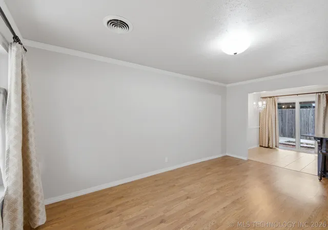 Listing Photo 4 - Condo for sale in building located at 5612 S Madison Pl, Tulsa, OK 74105 - Unit #5612