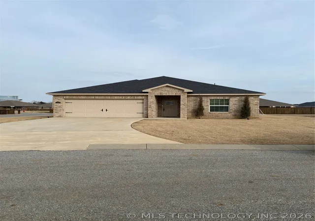 Homes for sale in Calera, OK | 1198 Bullrush Cir, Calera, OK 74730 | MLS# 2623499