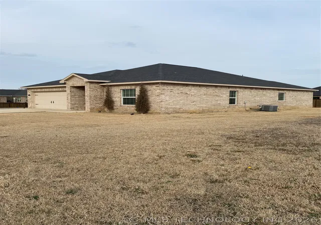 Homes for sale in Calera, OK | 1198 Bullrush Cir, Calera, OK 74730 | MLS# 2623499