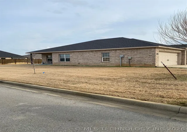Homes for sale in Calera, OK | 1198 Bullrush Cir, Calera, OK 74730 | MLS# 2623499