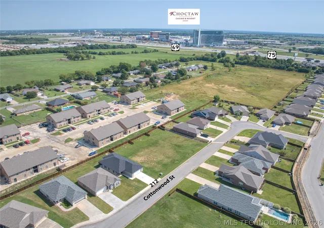 3rd image of 212 Cottonwood St, Calera, OK 74730 | MLS# 2623500