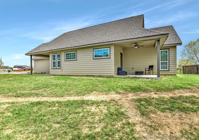 4th image of 1178 Wild Indigo Cir, Calera, OK 74730 | MLS# 2623501