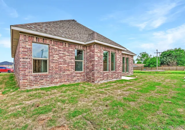 32nd image of 1181 Wild Indigo Cir, Calera, OK 74730 | MLS# 2623502