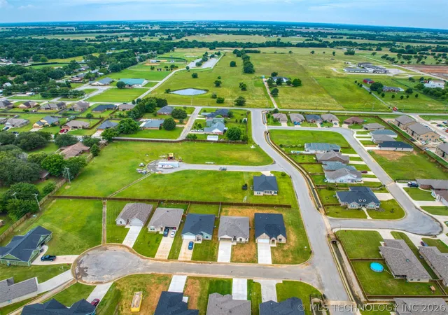66th image of 1197 Wild Indigo Cir, Calera, OK 74730 | MLS# 2623503