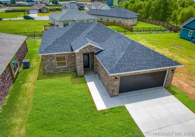 2nd image of 1190 Wild Indigo Cir, Calera, OK 74730 | MLS# 2623504