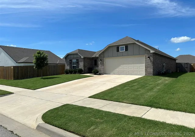 2nd image of 13009 E 124th St N, Owasso, OK 74021 | MLS# 2623464
