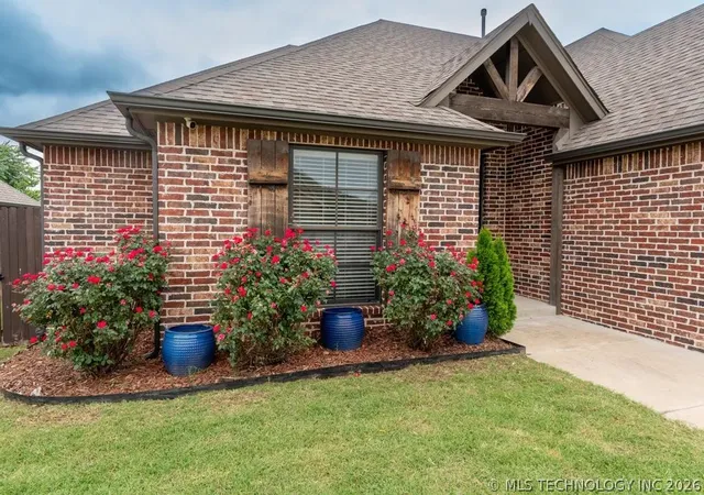 Homes for sale in Glenpool, OK | 1227 E 133rd Pl, Glenpool, OK 74033 | MLS# 2623530