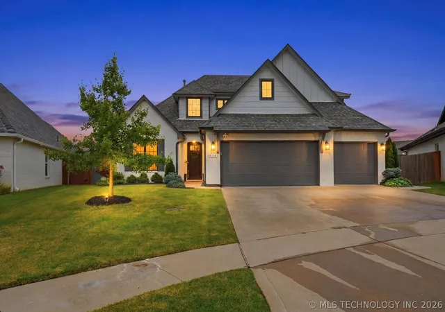 2nd image of 424 E 126th St S, Jenks, OK 74037 | MLS# 2623113