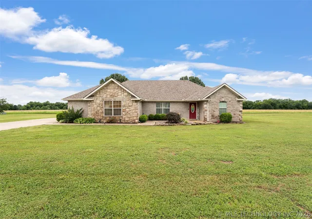 Homes for sale in Vinita, OK | 451 N Bailey Ln, Vinita, OK 74301 | MLS# 2623538
