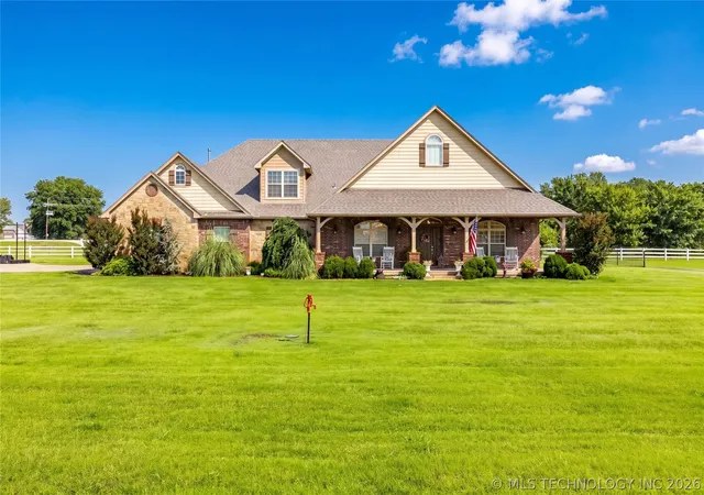 Homes for sale in Pryor, OK | 4061 E 496 Rd, Pryor, OK 74361 | MLS# 2623487