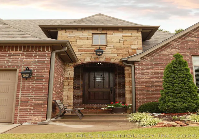 4th image of 10809 S Redbud Pl, Jenks, OK 74037 | MLS# 2623386