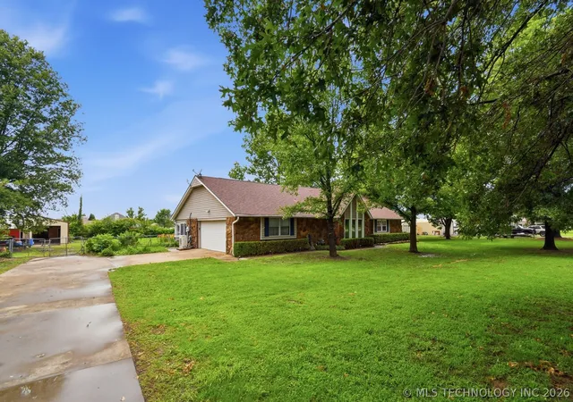 Photo 3 of Single family home for sale at 23734 S Southridge Dr, Verdigris, OK 74019 | MLS# 2621976 | Listing updated on 2026-09-27