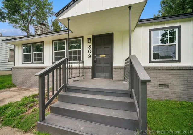 Homes for sale in Sand Springs, OK | 809 Cedar Ave, Sand Springs, OK 74063 | MLS# 2623552