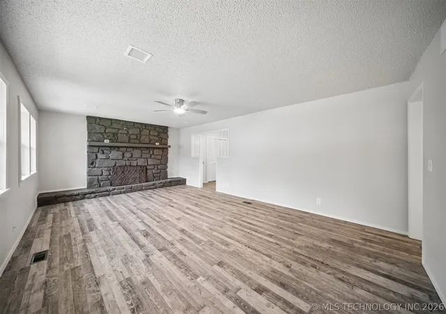 Homes for sale in Sand Springs, OK | 809 Cedar Ave, Sand Springs, OK 74063 | MLS# 2623552