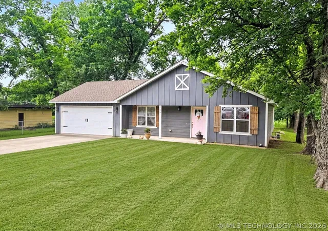 Homes for sale in Fort Gibson, OK | 404 E Cottonwood Ave, Fort Gibson, OK 74434 | MLS# 2623580