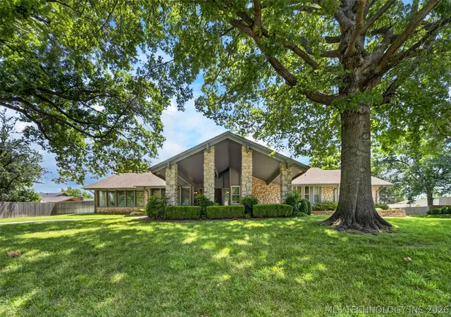 Photo 1 of Single family home for sale at 6415 S Knoxville Ave, Tulsa, OK 74136 | MLS# 2623193 | Listing updated on 2026-10-01