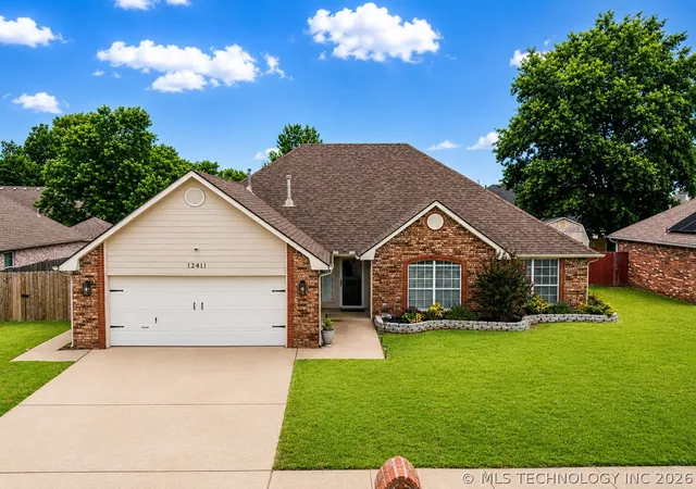 Homes for sale in Owasso, OK | 12411 E 80th Ct, Owasso, OK 74055 | MLS# 2621669