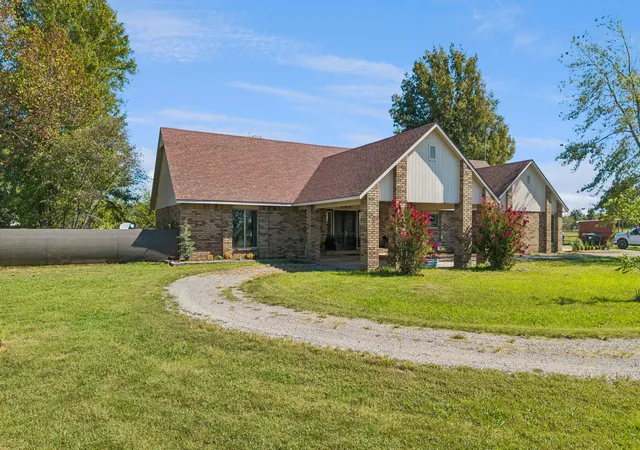 Single family home for sale at 17955 E Highway 20, Verdigris, OK 74019 | MLS# 2623072