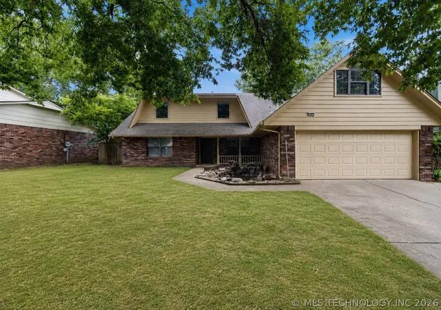 Photo 1 of Single family home for sale at 2605 W Urbana St, Broken Arrow, OK 74012 | MLS# 2623033 | Listing updated on 2026-10-05